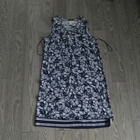 Beautiful dress by Michael Kors 🌟⭐🍀 - Picture 8 of 12